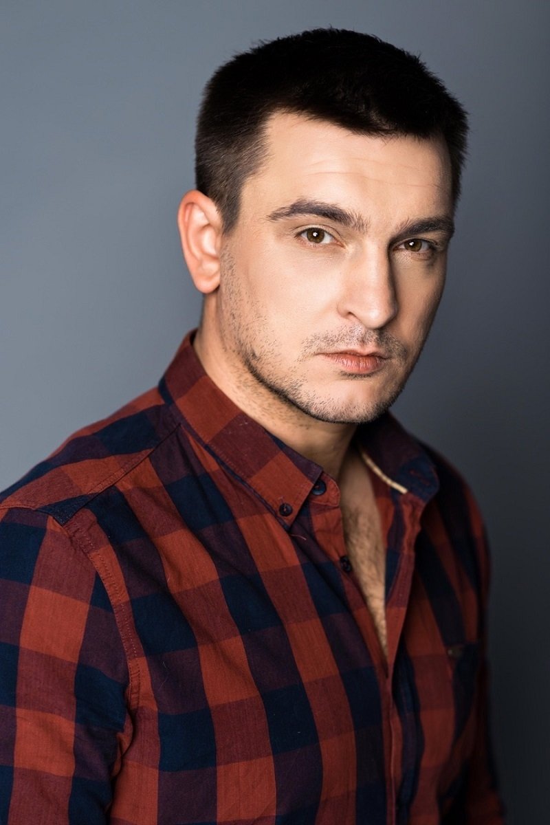 Aleksandr Ilin backdrop