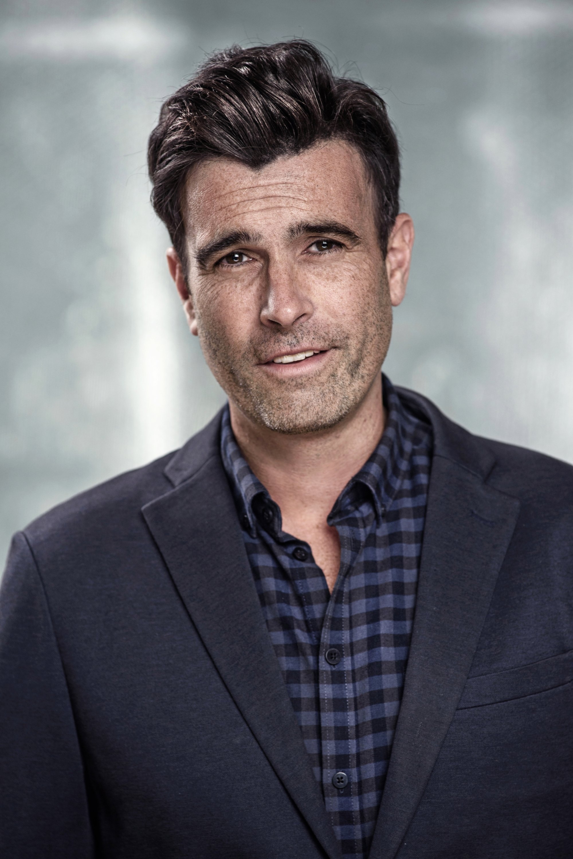 Patrick Dussault backdrop