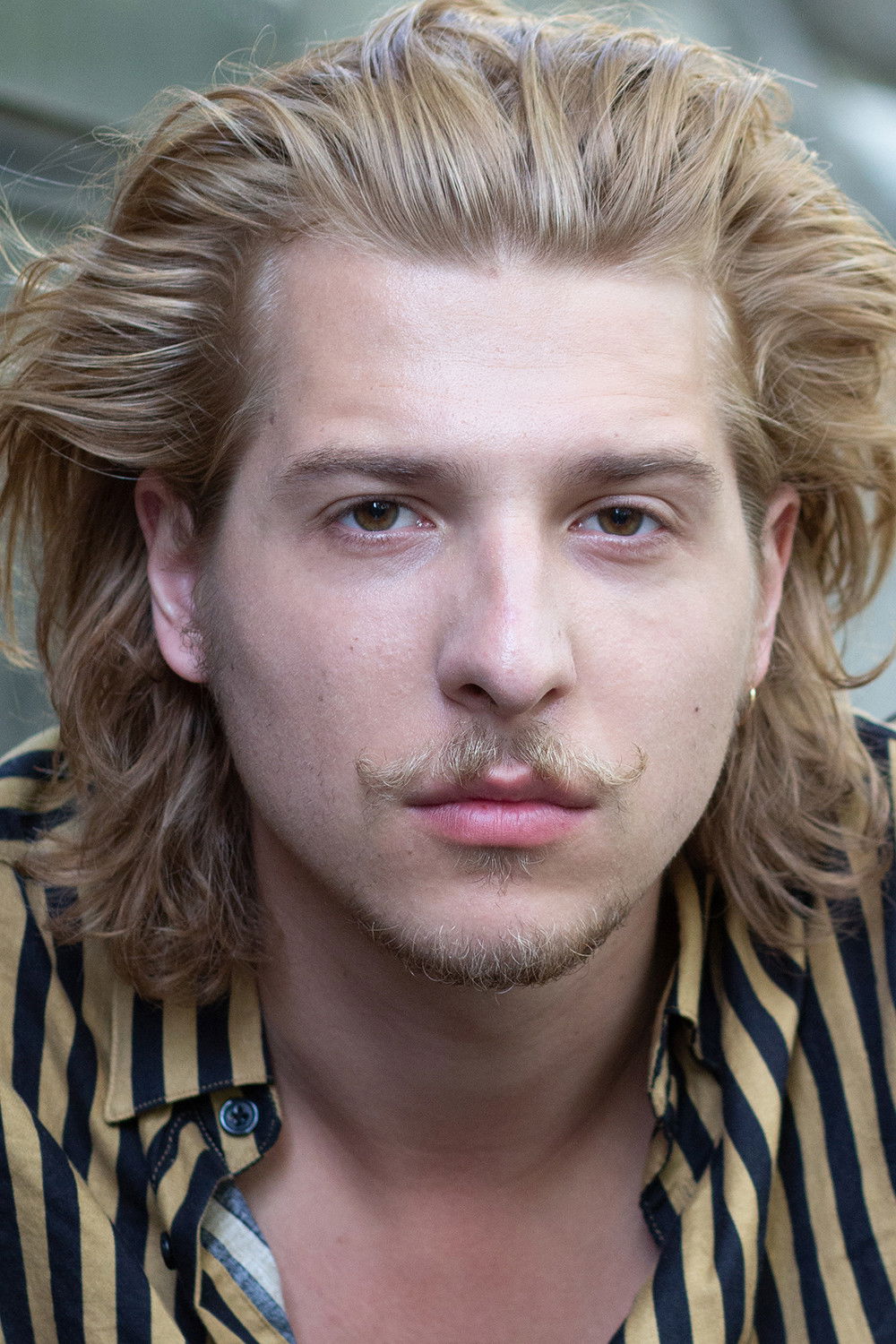 Fröhlich Kristóf backdrop