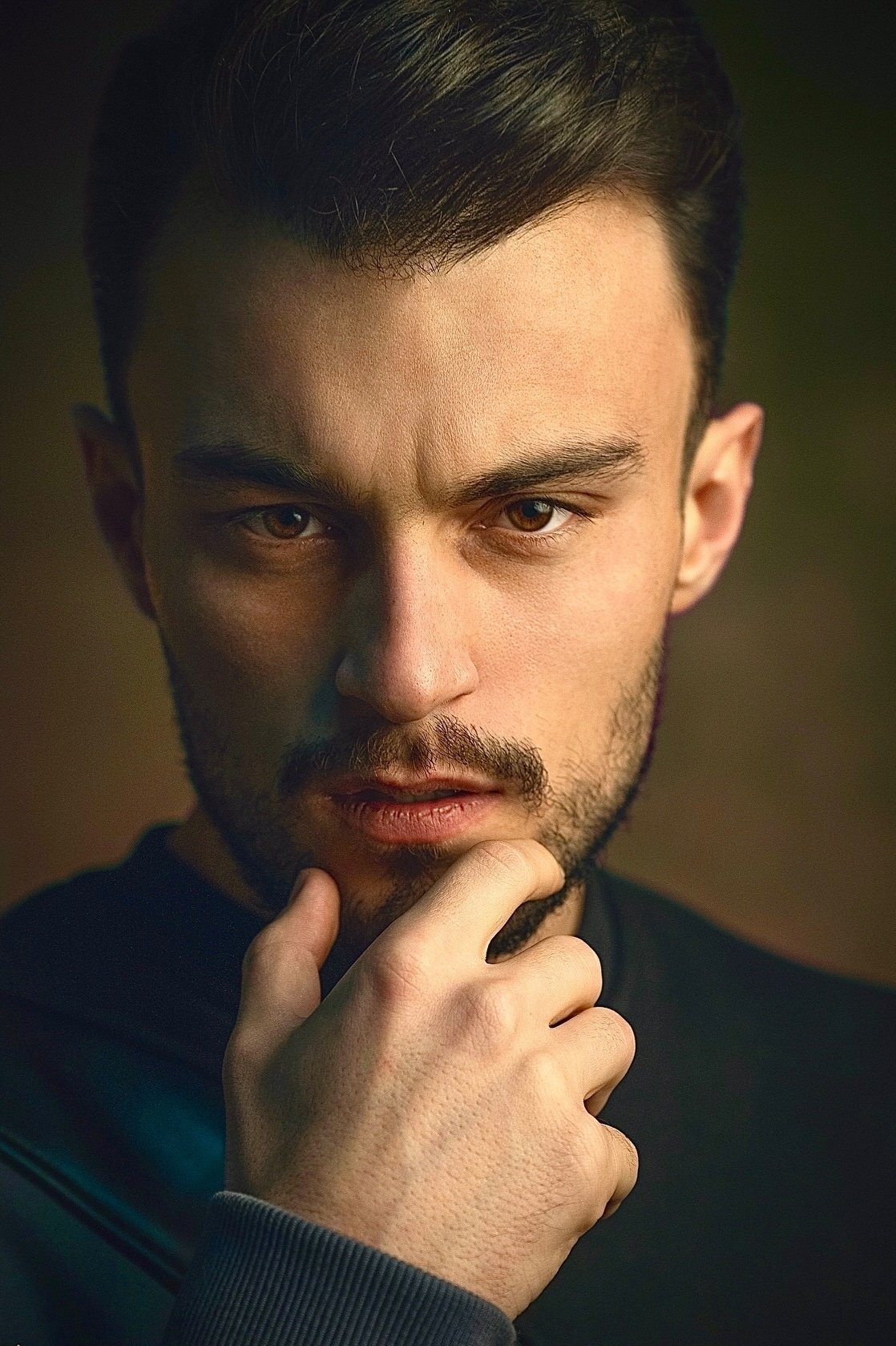 Morteza Amini Tabar backdrop