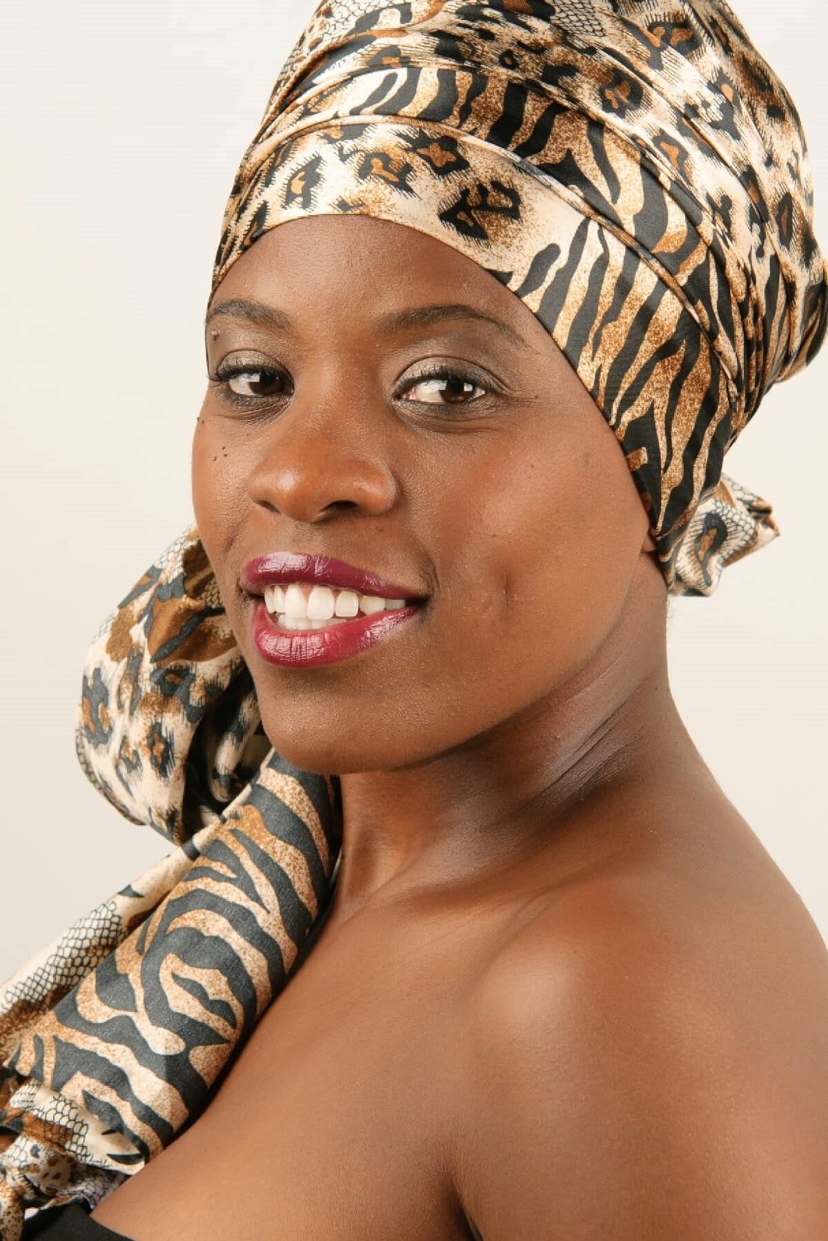 Angela Valentin backdrop