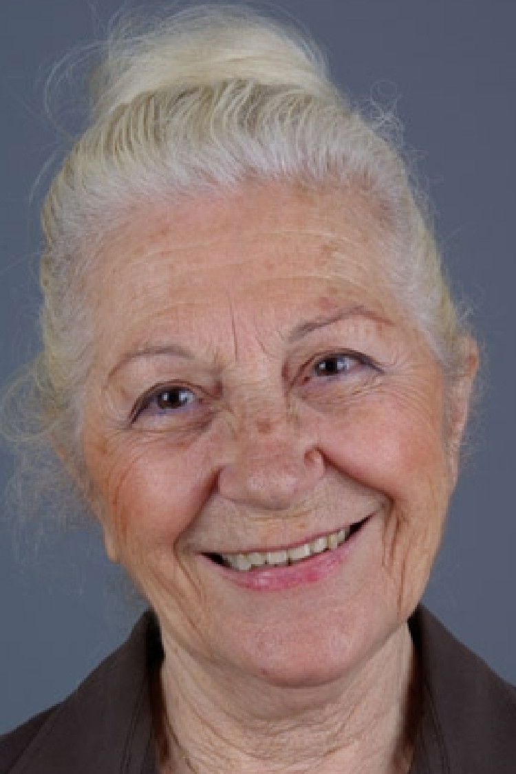 Suna Sancaktar backdrop