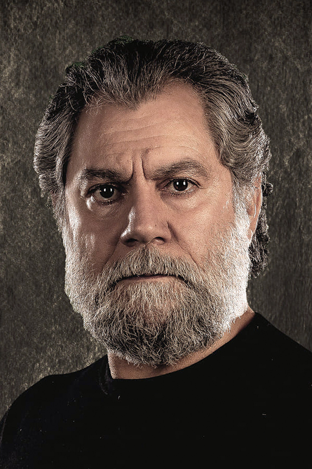 Mohamad Akil backdrop