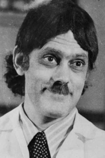 Antonio Carlos Pires backdrop