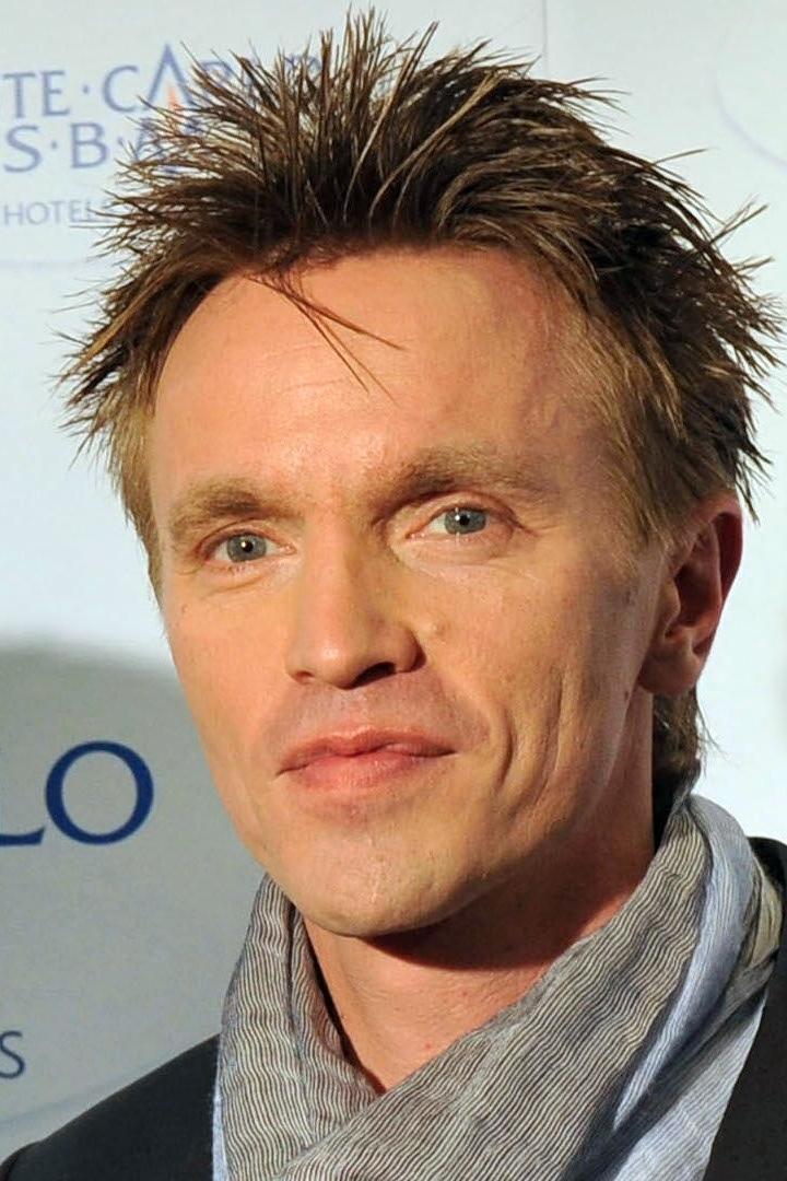 Marc François backdrop