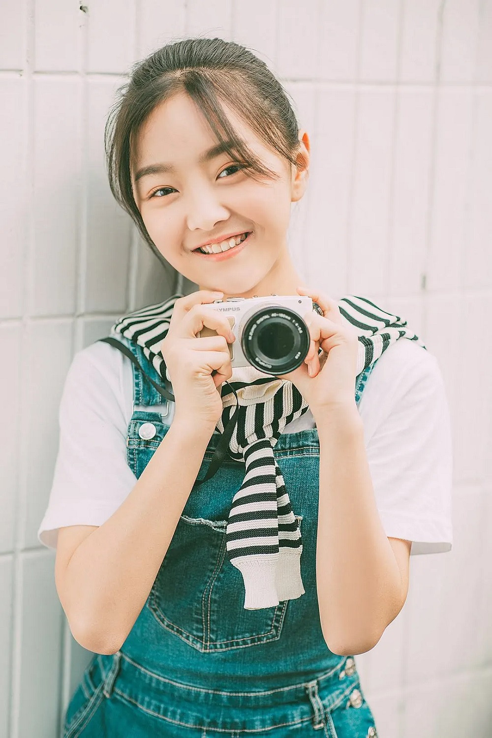 Zhaoqingya Gao backdrop