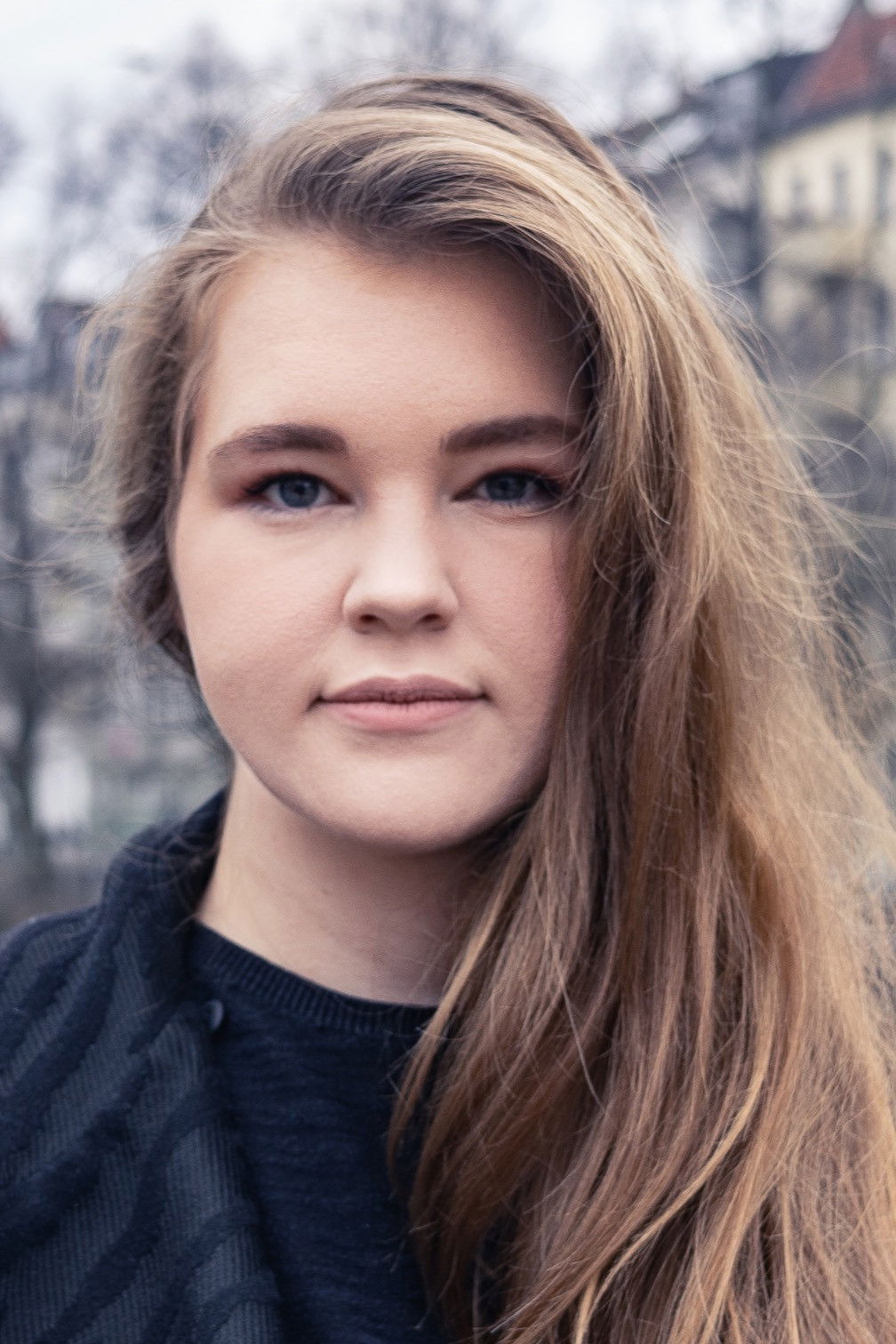 Selina Sondermann backdrop