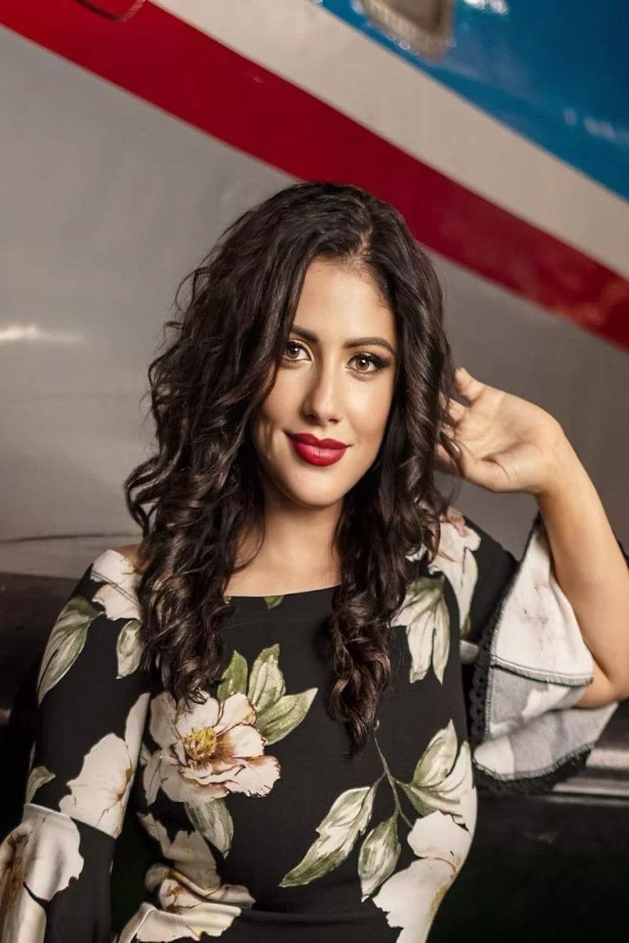 Deisi Del Toro backdrop