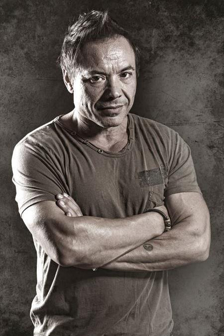 Justo Dieguez backdrop