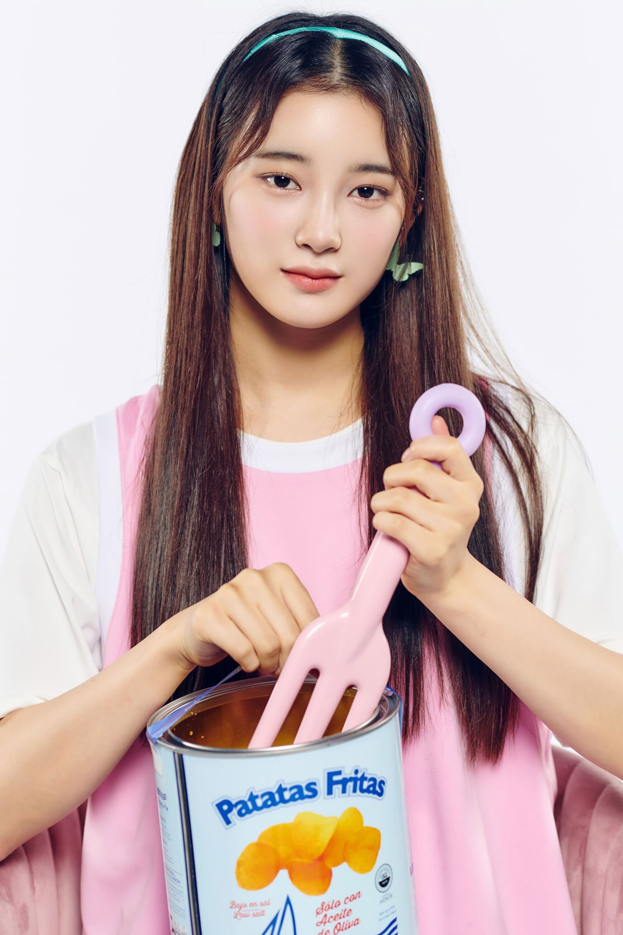 Miu Sakurai backdrop