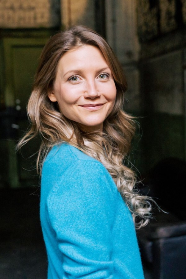 Jana Forkel backdrop