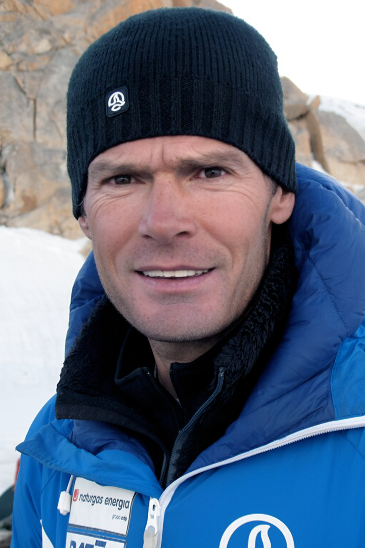 Alberto Iñurrategi backdrop