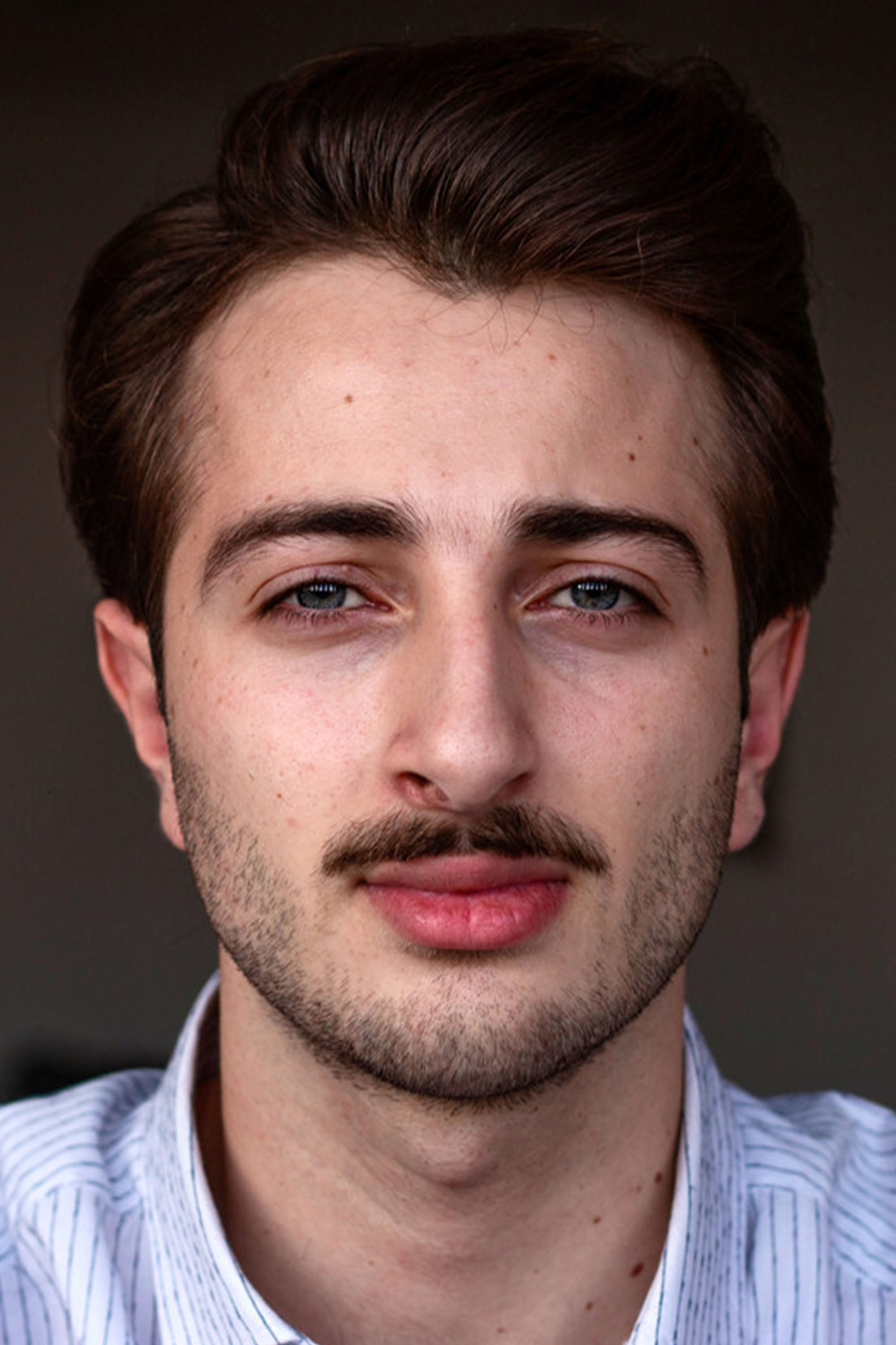 Mushfig Mirza backdrop