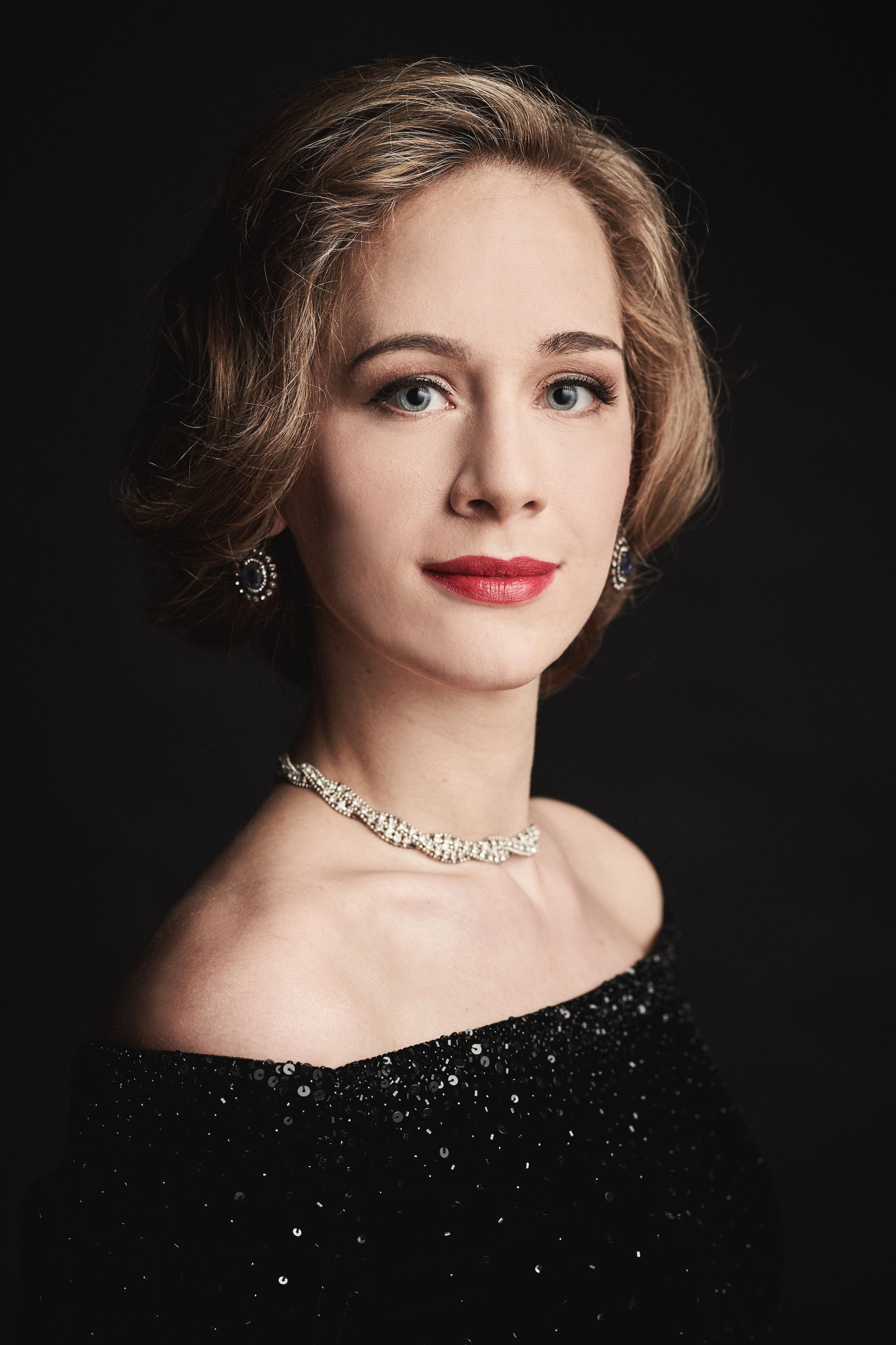 Anna Lucia Richter backdrop