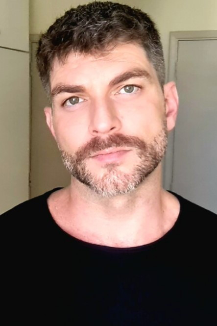 Conrado Helt backdrop