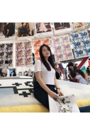 Zou Xueping backdrop