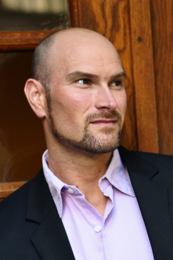 Daniel Bubeck backdrop