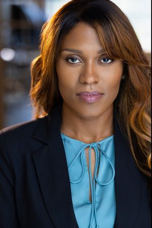 Shaunii Arcé backdrop