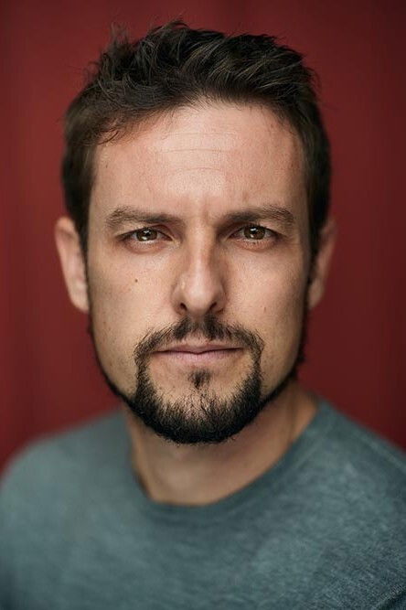 Albert Garcés backdrop