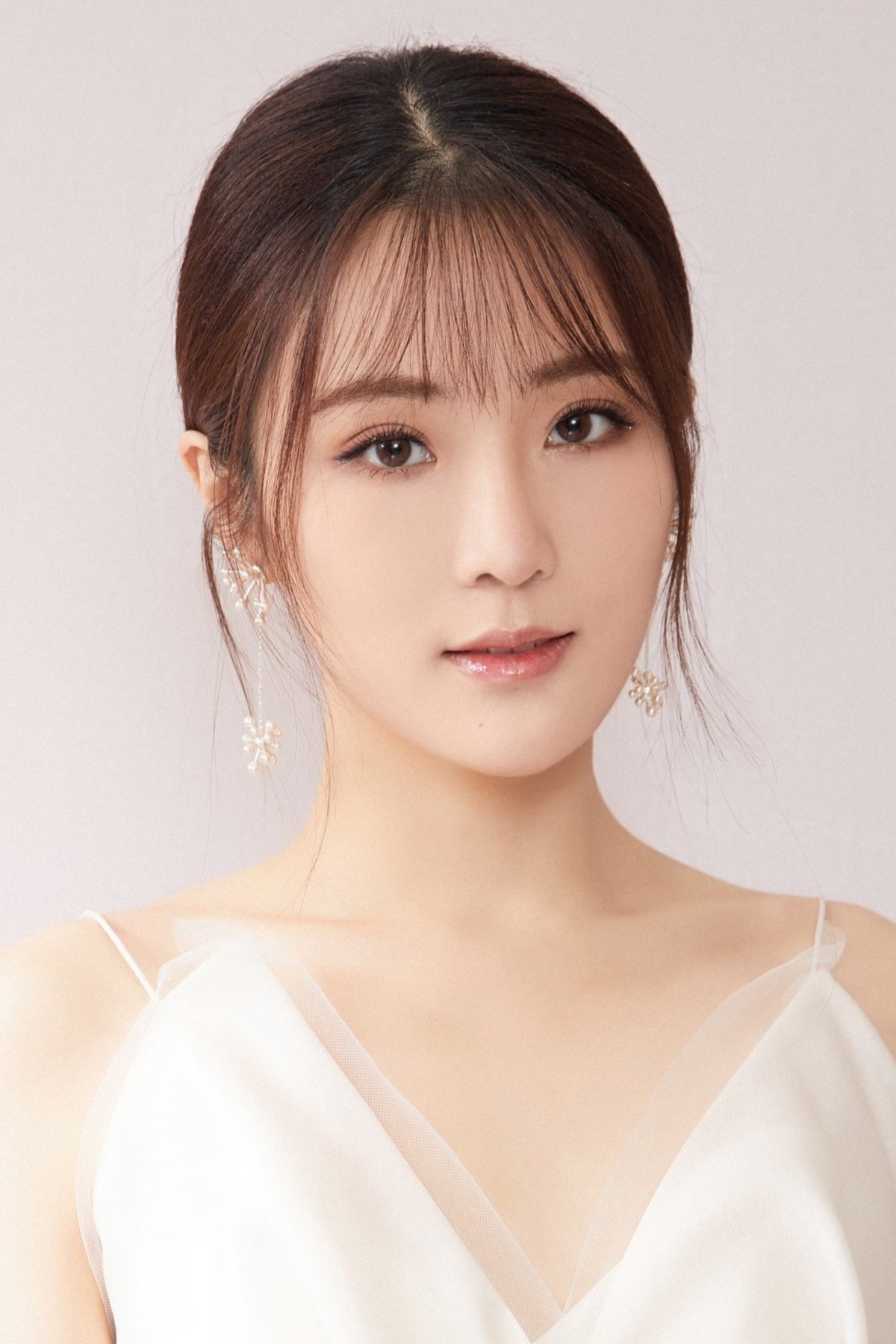 Keying Zhang backdrop