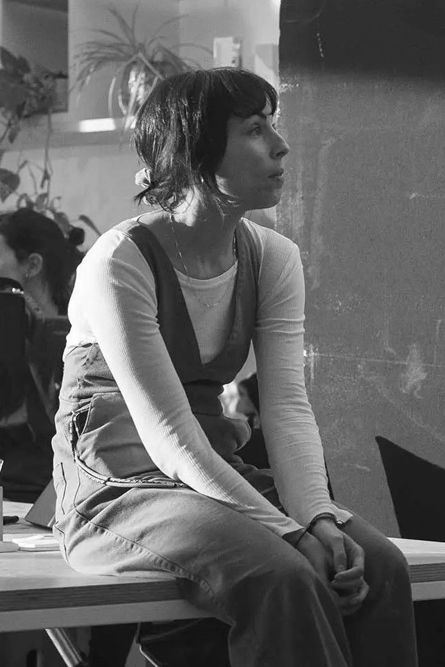 Elisabet Dubé Ferré backdrop