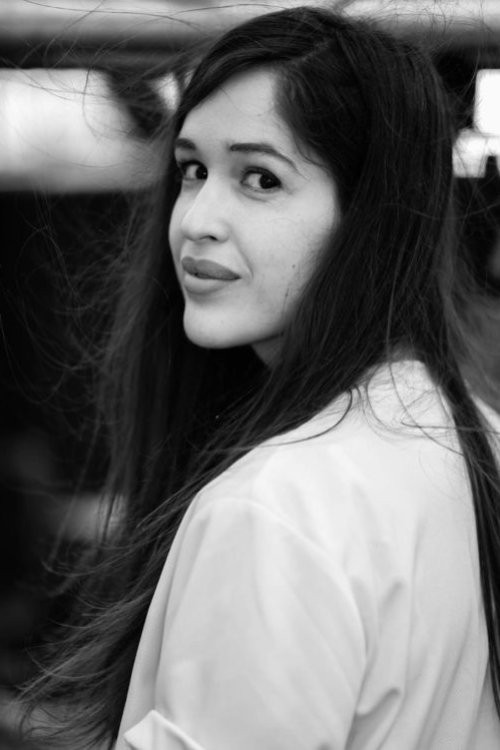 Marie Davidson backdrop