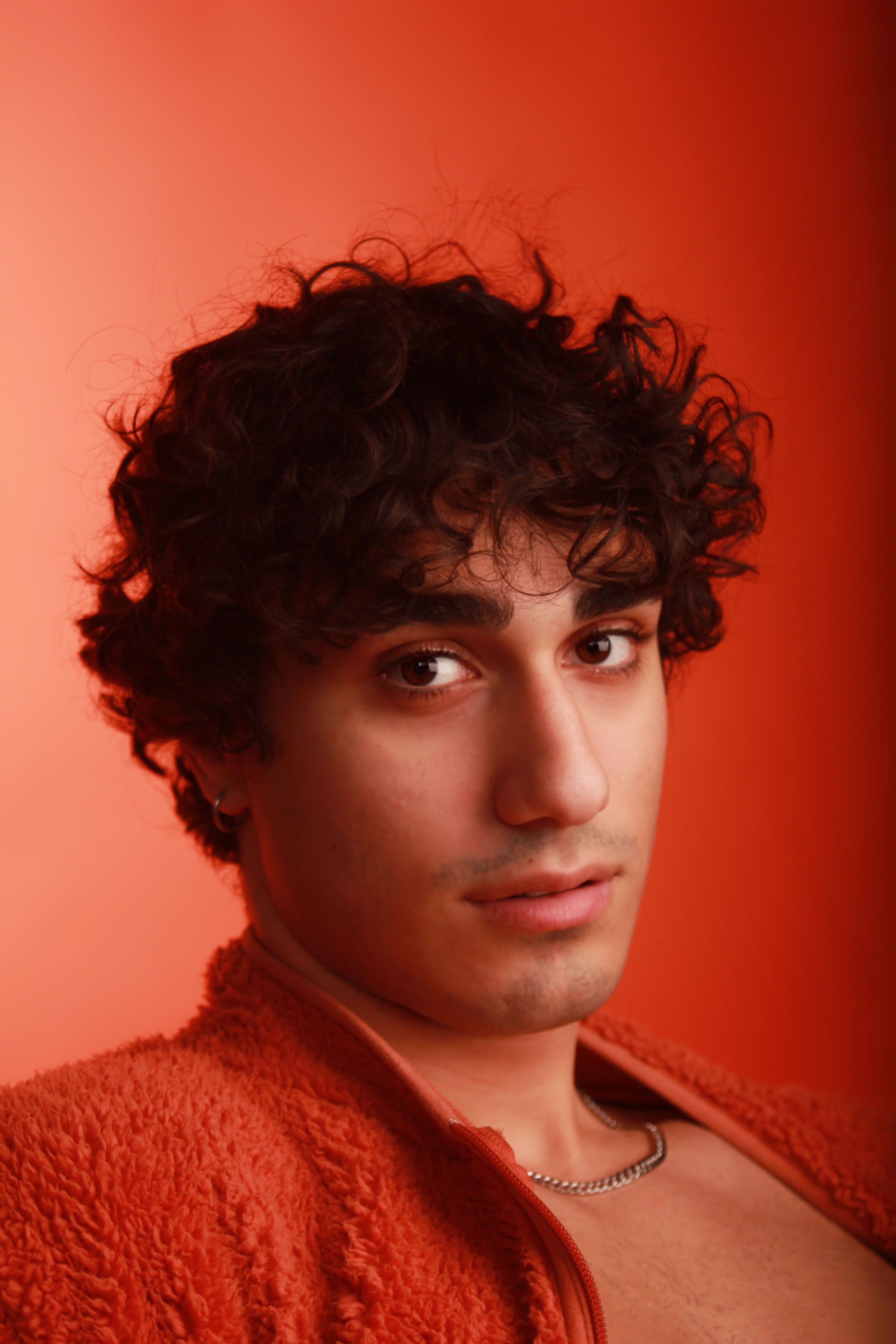 Tiam Miladi backdrop