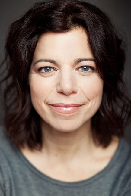 Caroline Lavigne backdrop