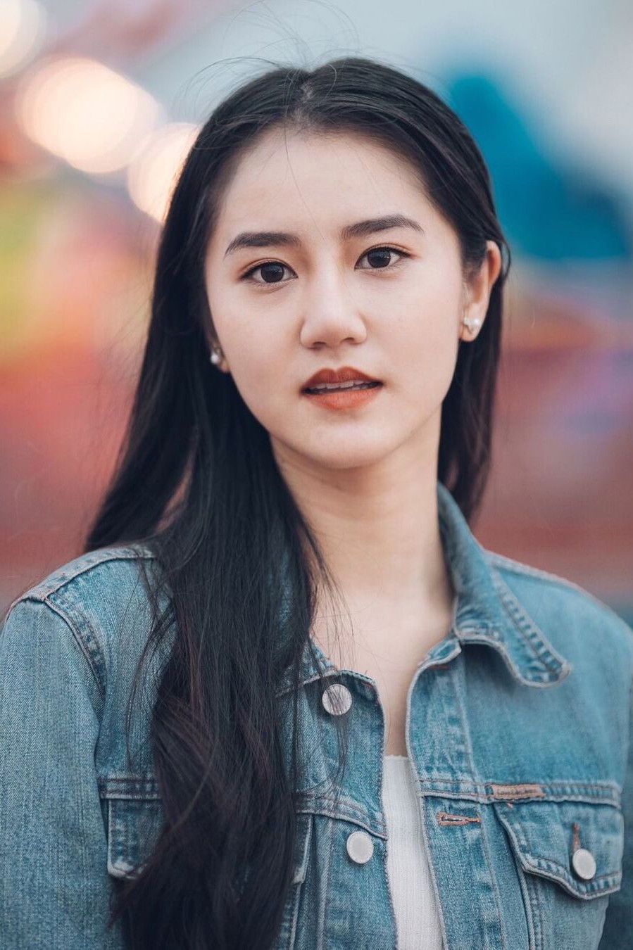 Phunthida Phairuangkij backdrop