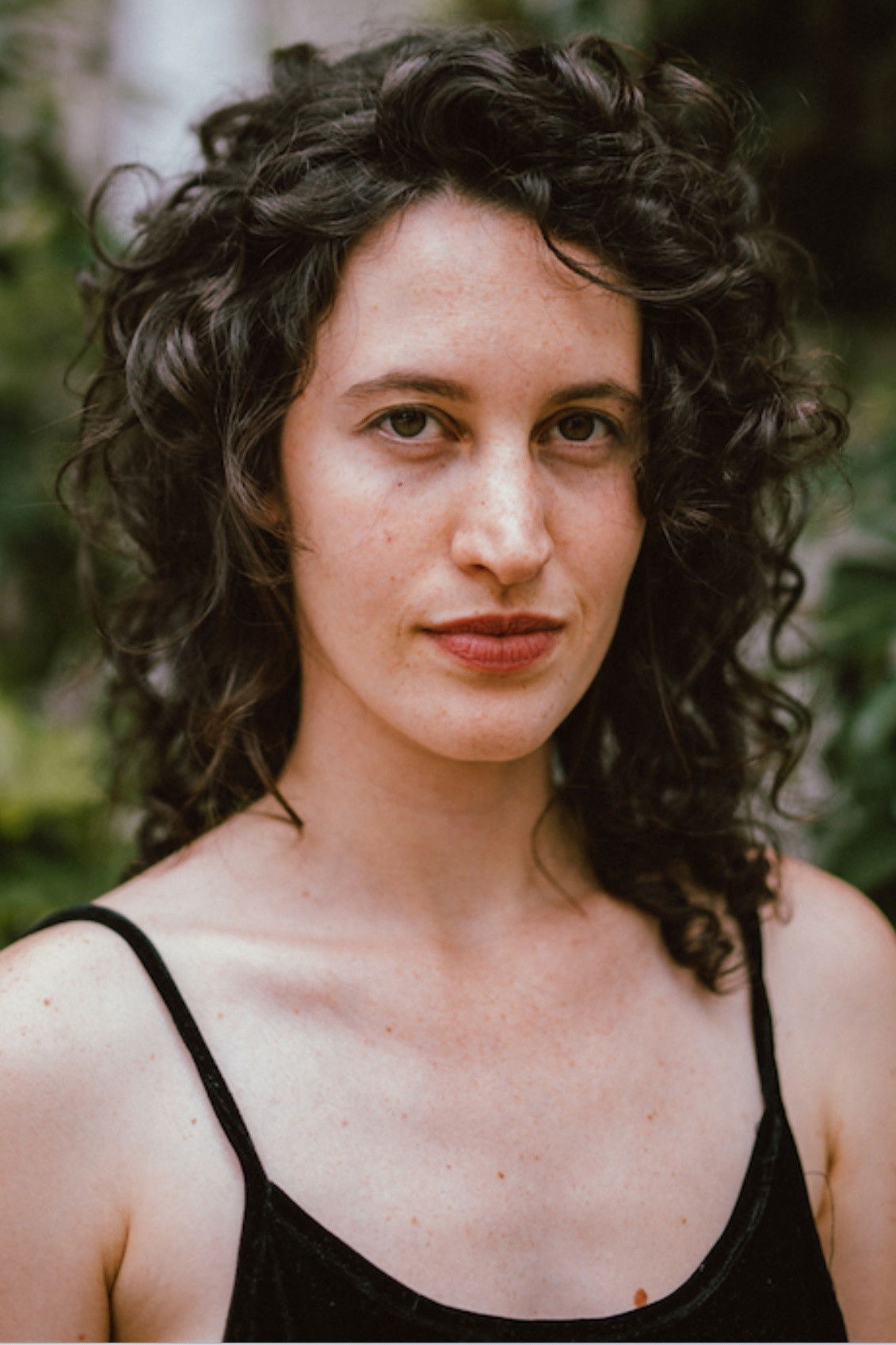 Ines Bushatsky backdrop