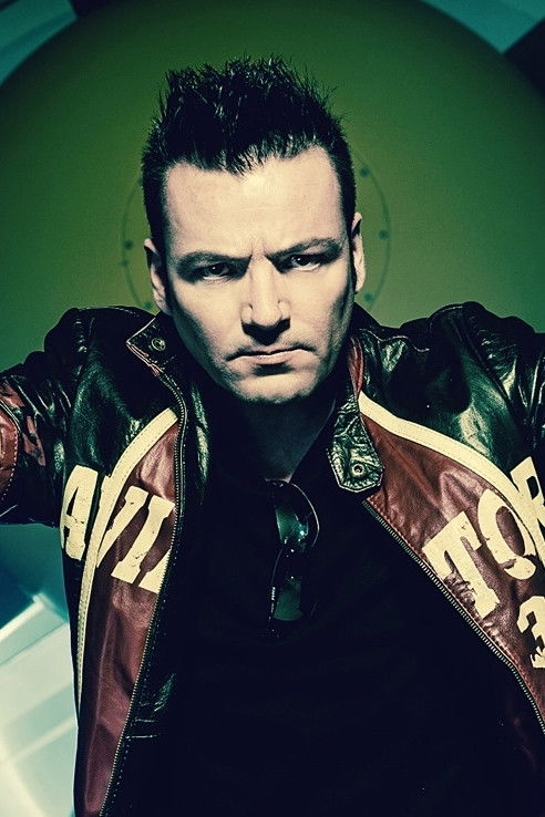 Hena Habegger backdrop