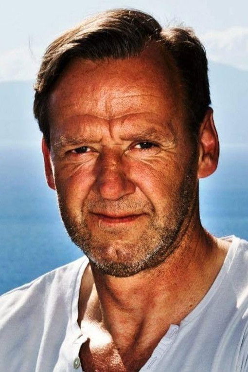 Dan Corneliusson backdrop