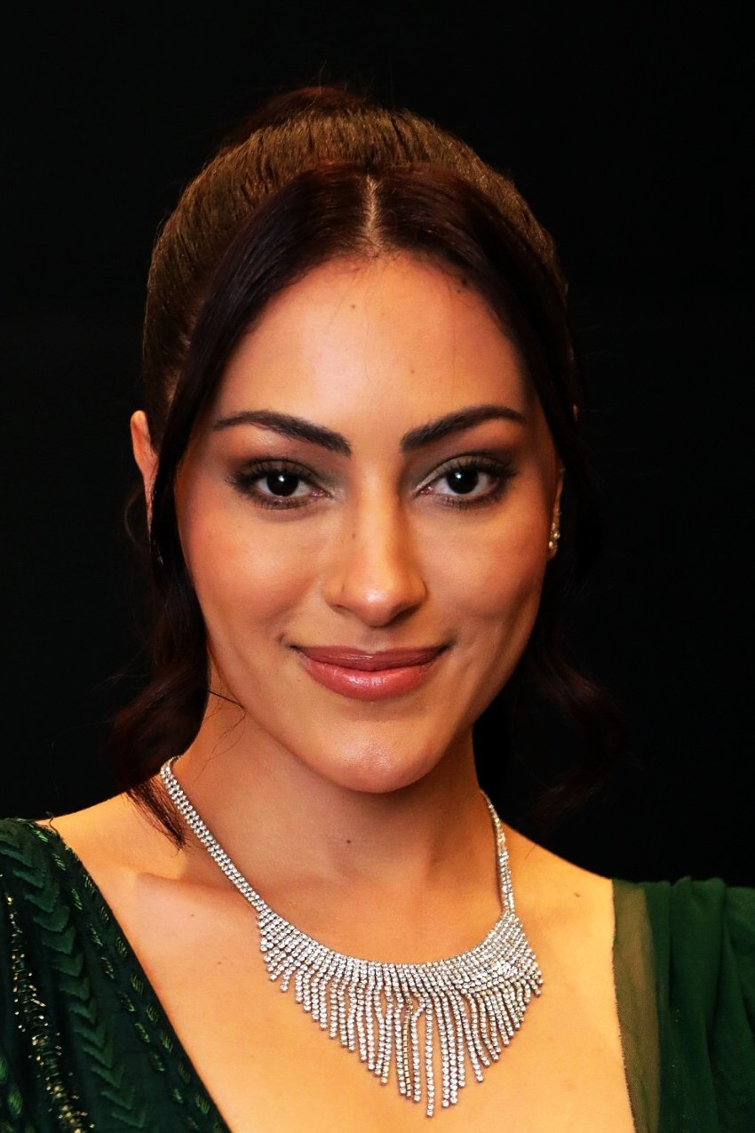 Jeniffer Piccinato backdrop