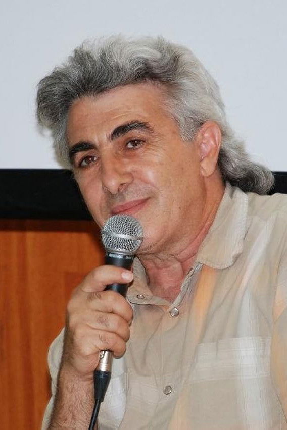 Yamin Messika backdrop