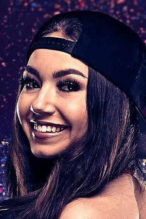 Skye Dolecki backdrop