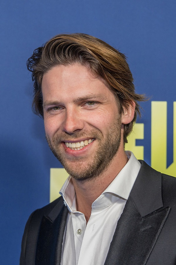 Thomas van der Vlugt backdrop