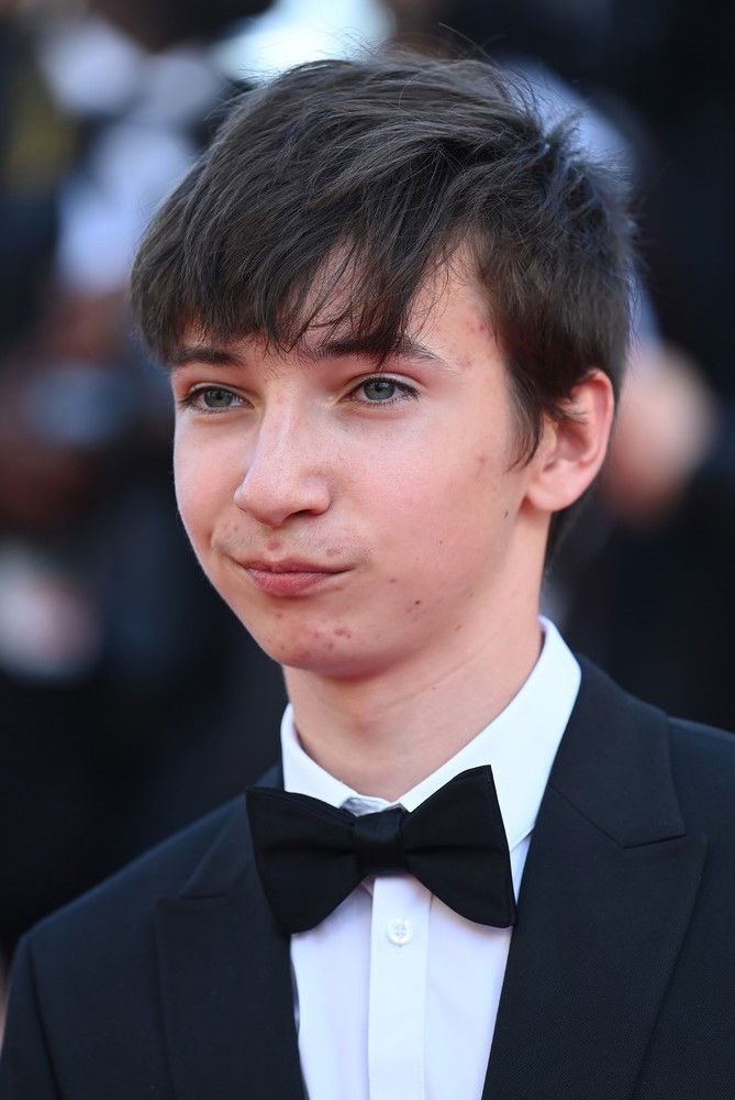 Aurèle Grzesik backdrop