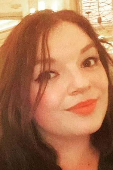 Naomi van Es backdrop