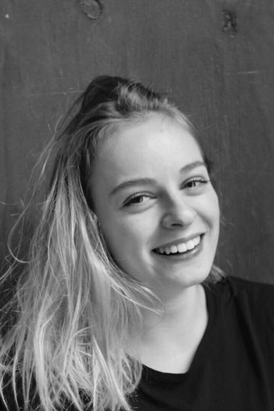 Alice Dardenne backdrop