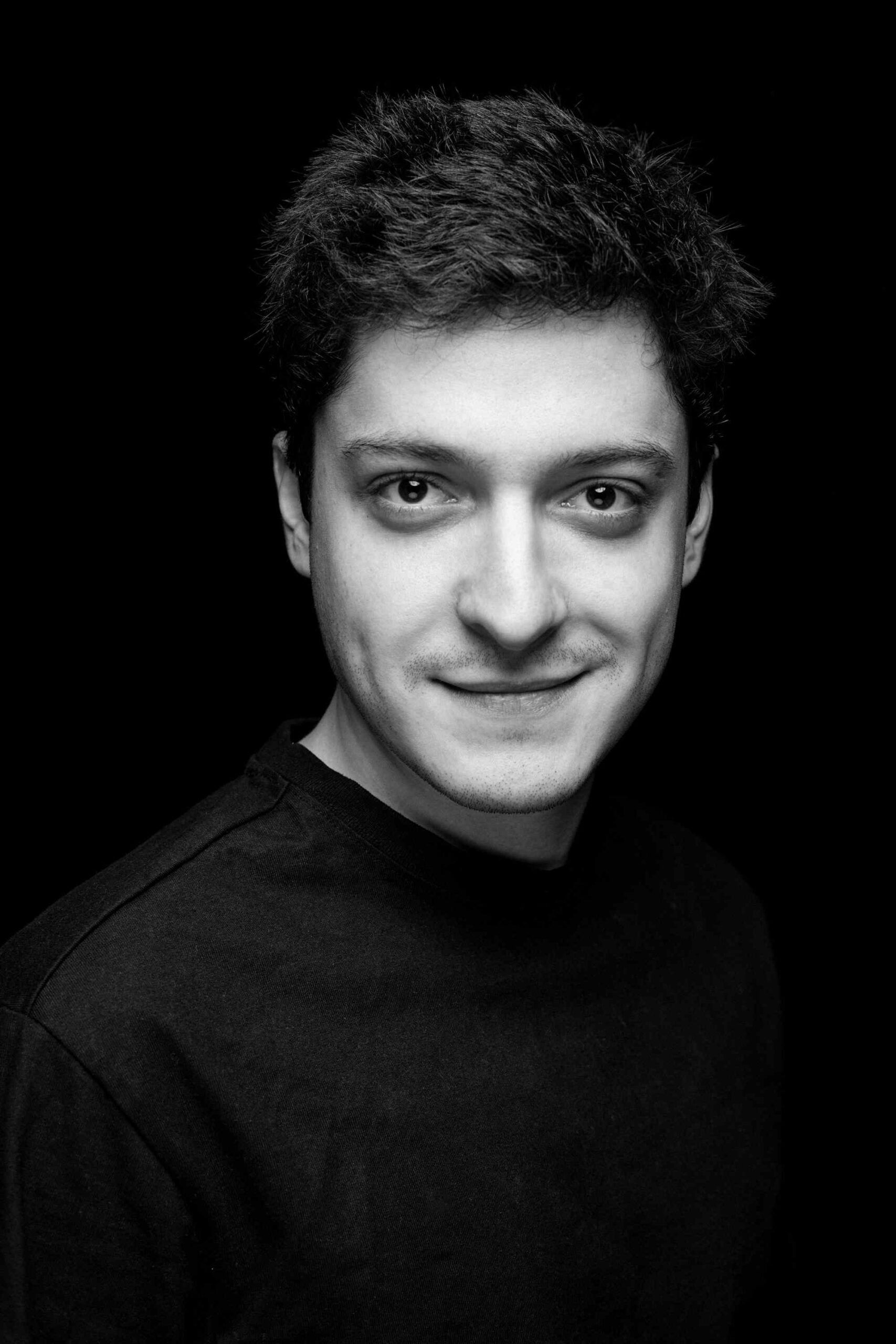 Tudor Cucu-Dumitrescu backdrop