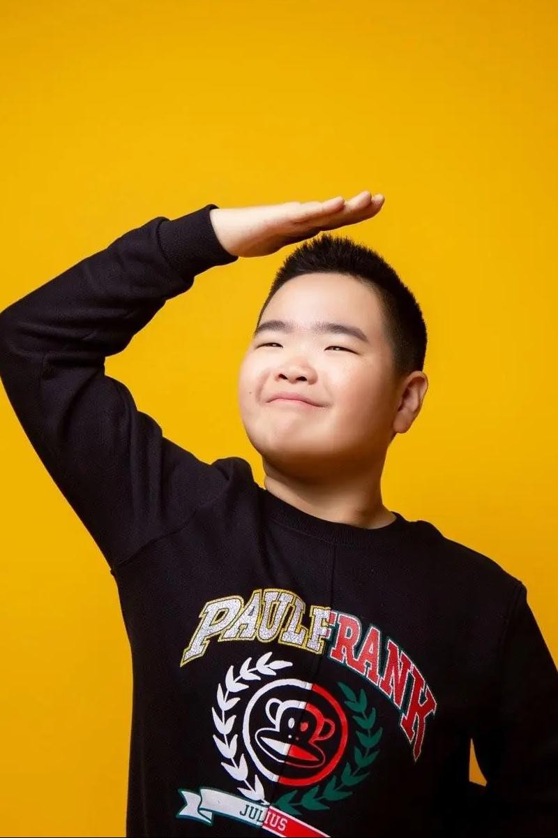 Cao Tongrui backdrop