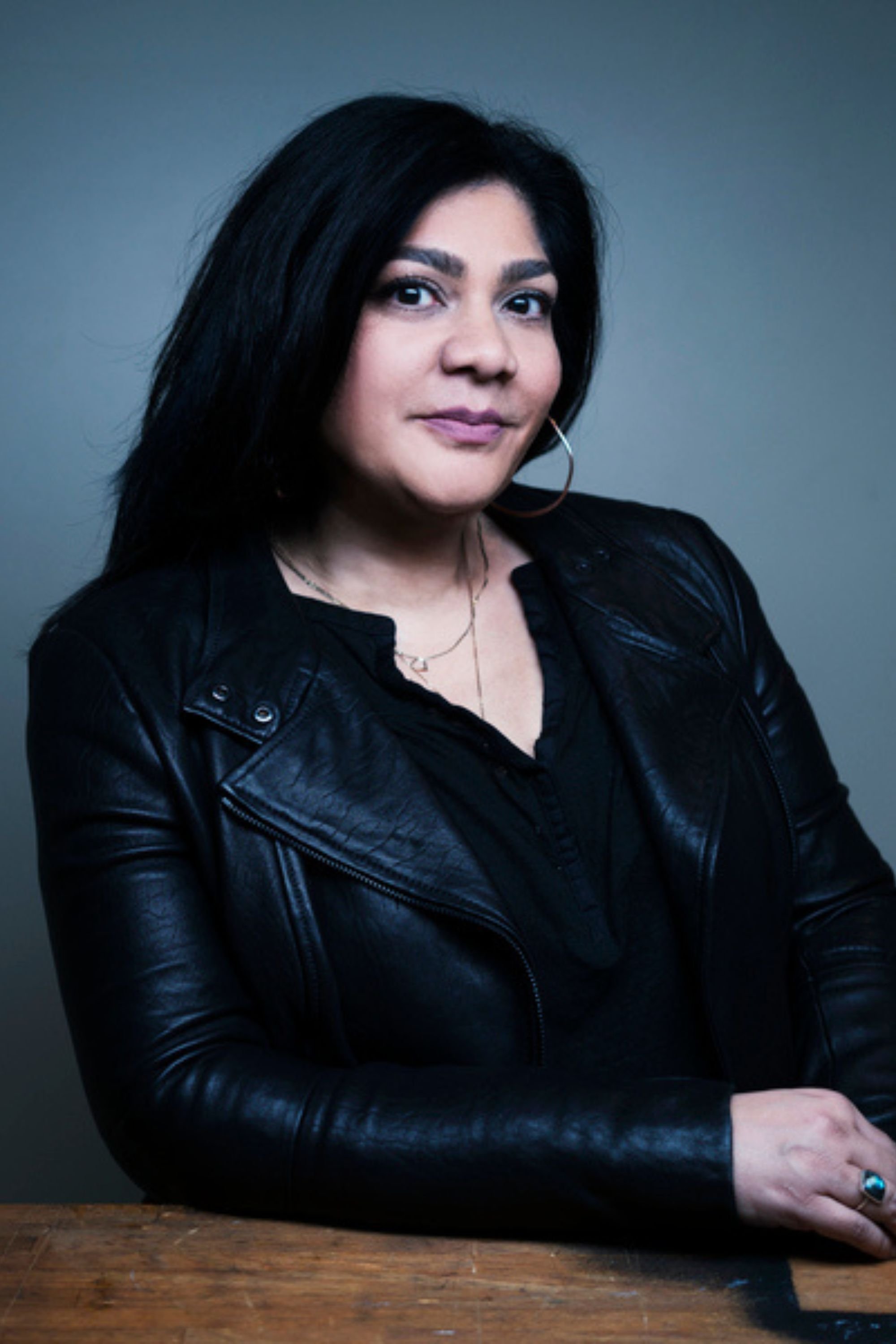 Senain Kheshgi backdrop