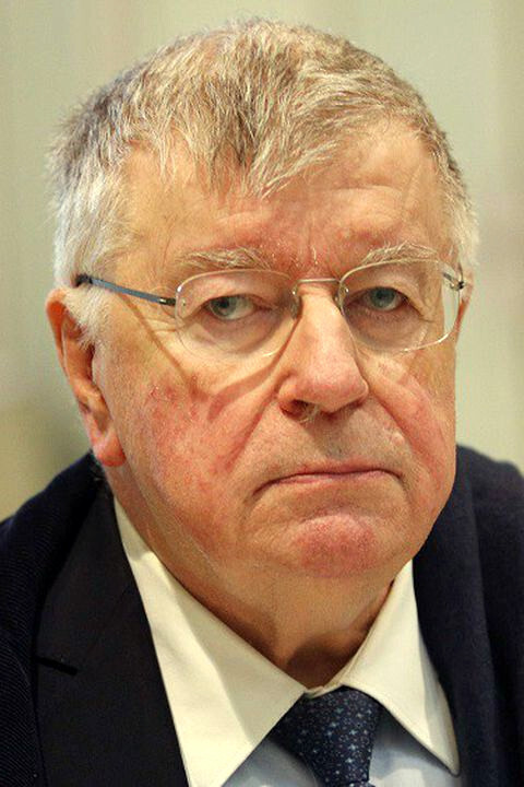 Didier Lombard backdrop