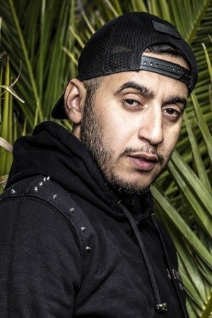 Soso Maness backdrop