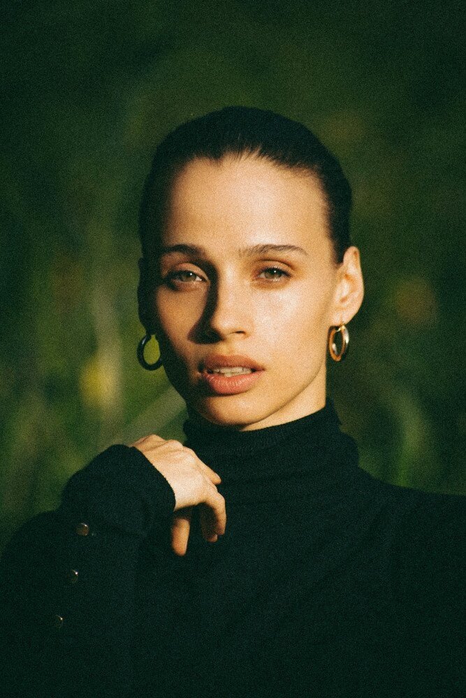 Mette Linturi backdrop