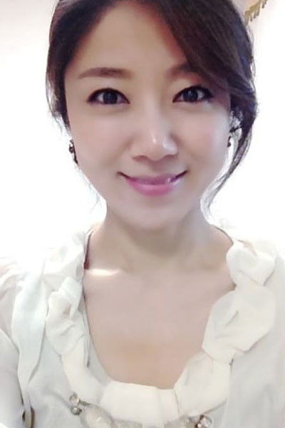 Sa Moon-young backdrop