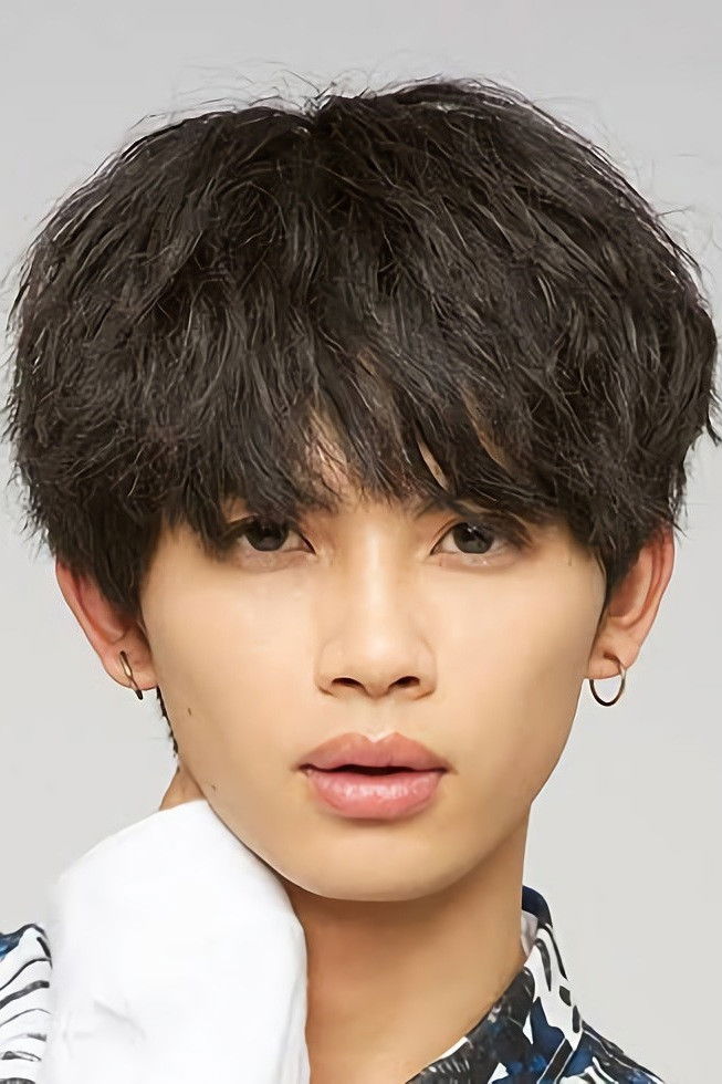 Naoya Kusakawa backdrop