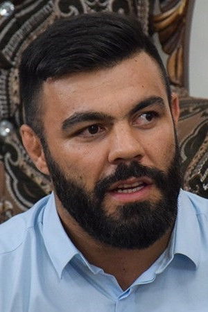 Amir Aliakbari backdrop