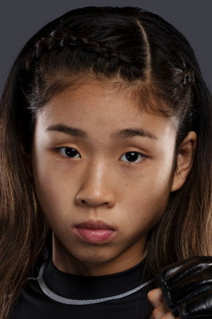 Victoria Lee backdrop