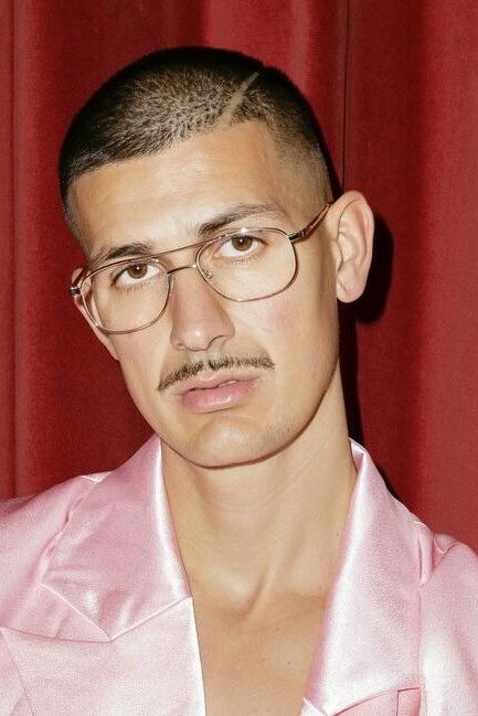 Tobias Rahim backdrop